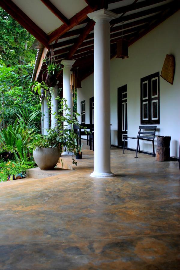 The Courtyard Villa 锡吉里亚 外观 照片