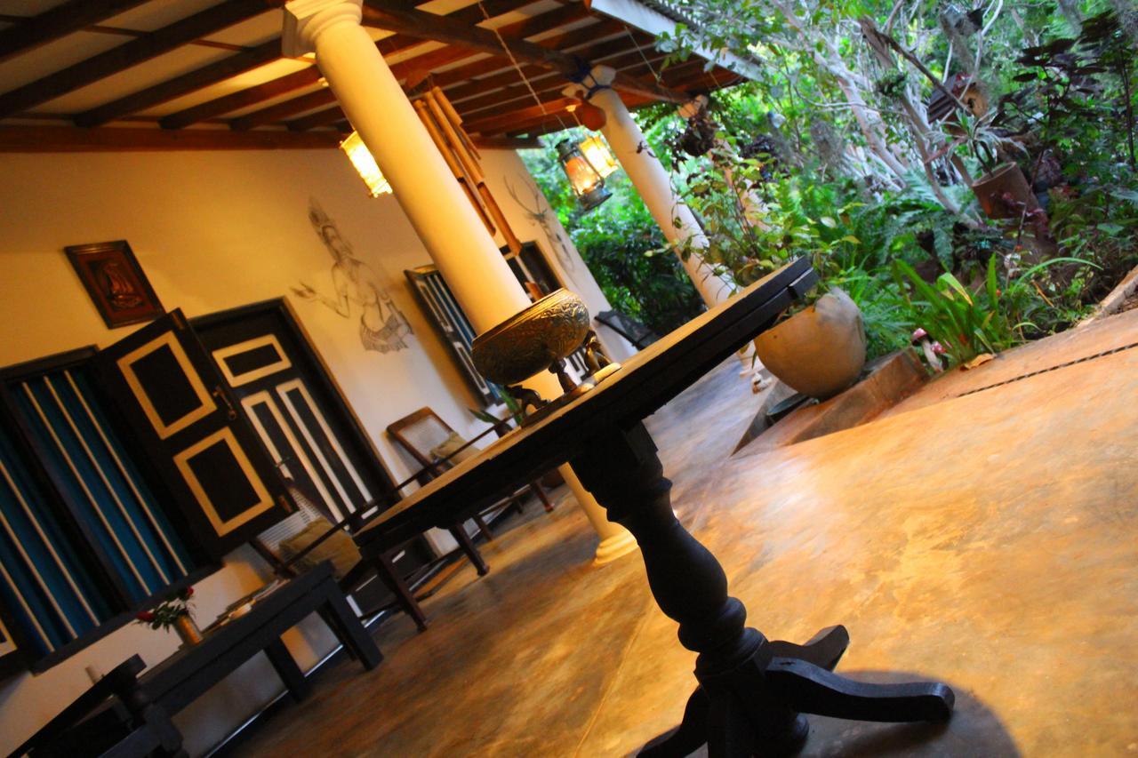 The Courtyard Villa 锡吉里亚 外观 照片