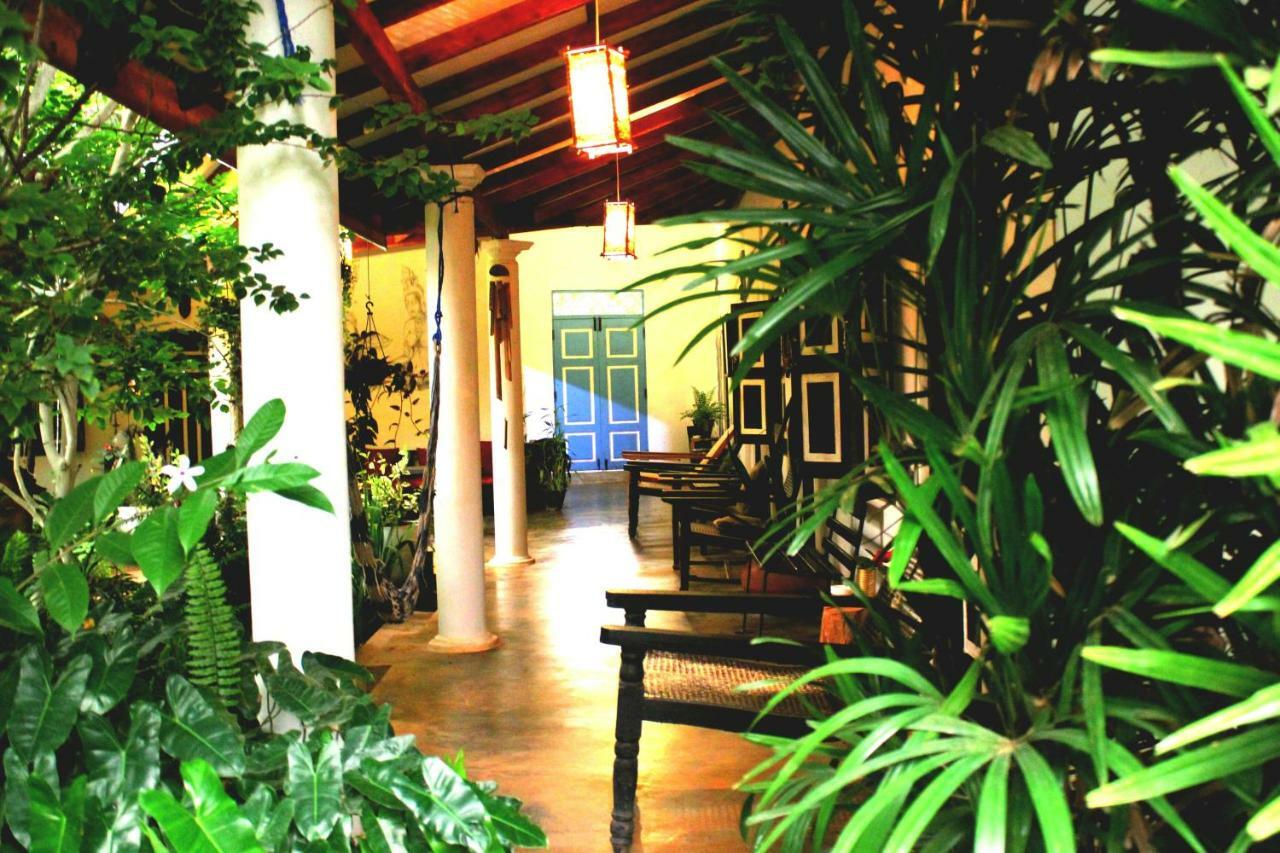 The Courtyard Villa 锡吉里亚 外观 照片