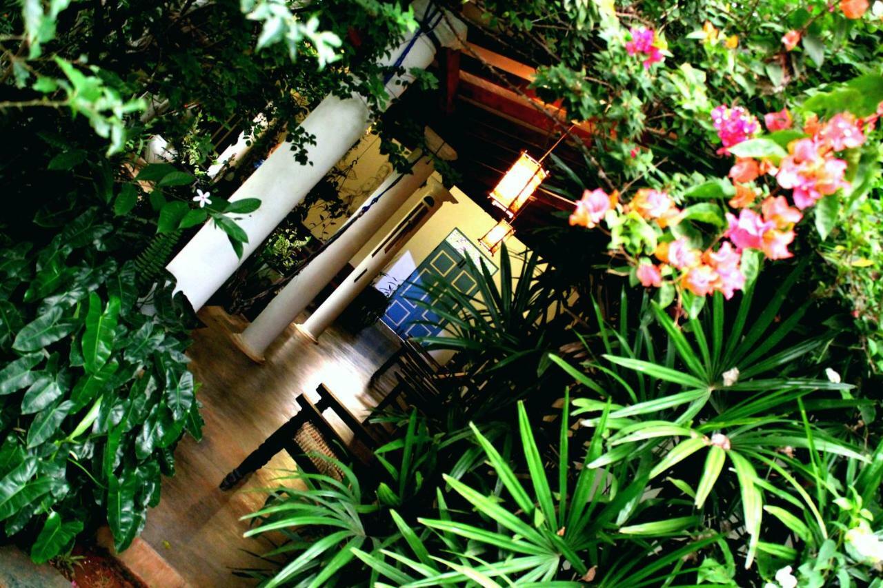 The Courtyard Villa 锡吉里亚 外观 照片